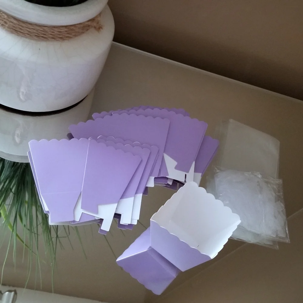 ❗Light Lilac Mini Cupcake Holders - 19 Count❗